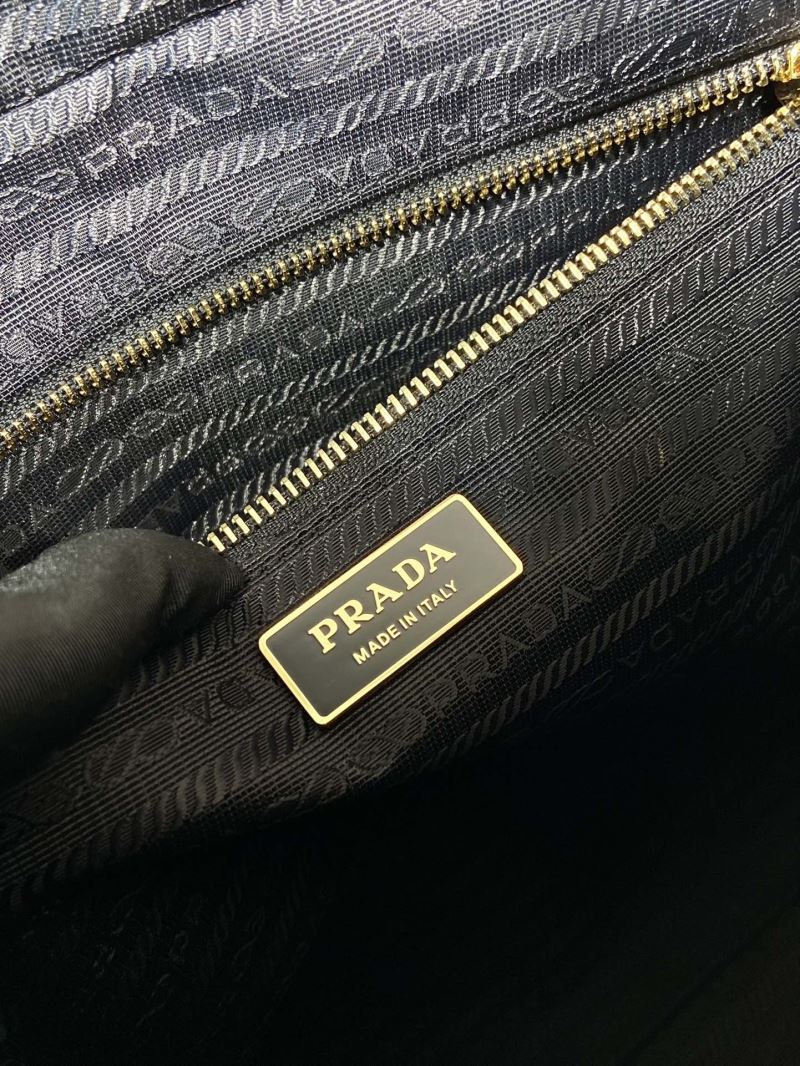 Pra*a tote bags